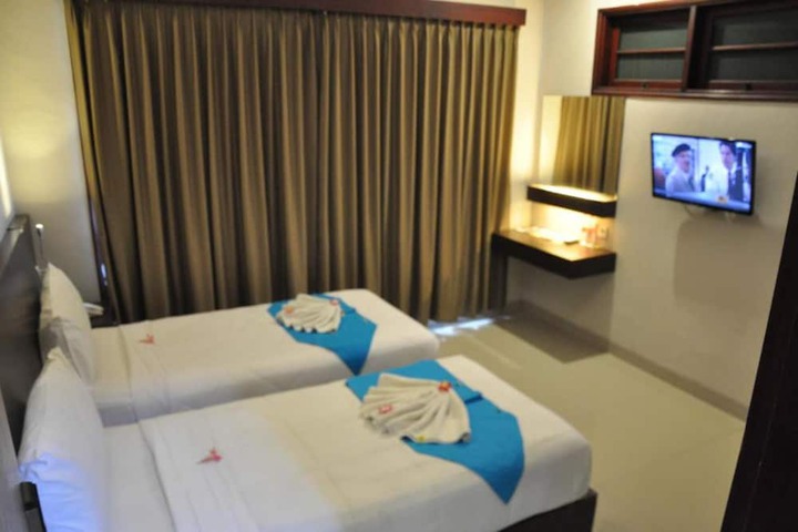 Room 12 of 84