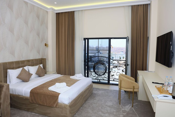 Room 27 of 133