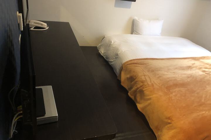 Room 10 of 77