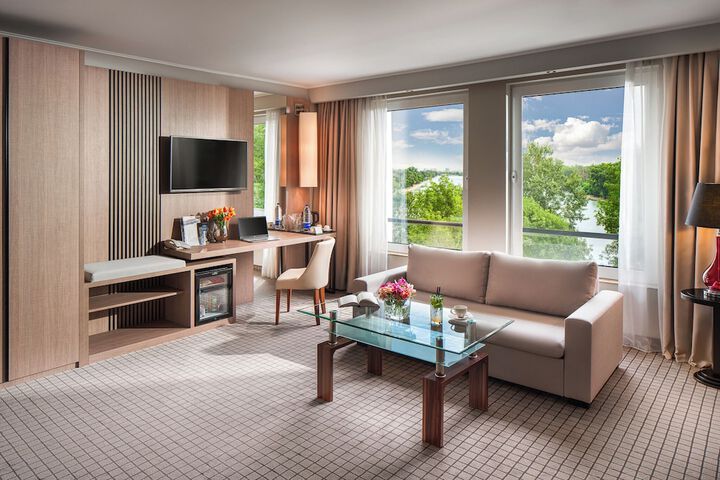 Room 3 of 42