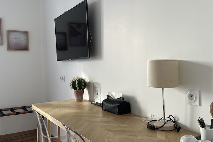 Room 32 of 83