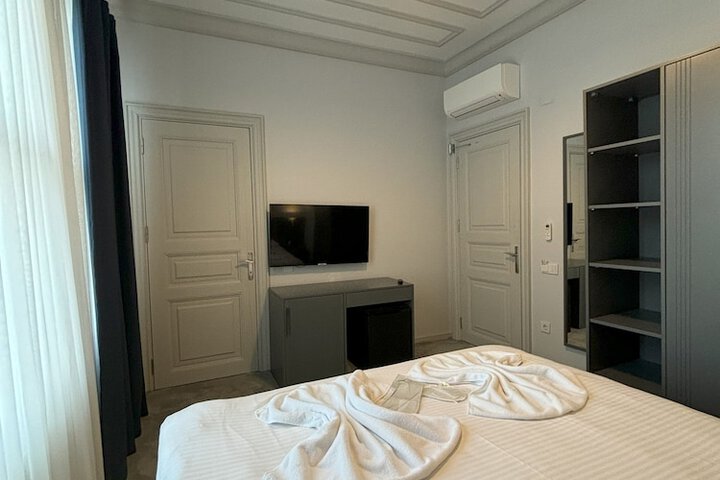 Room 5 of 29