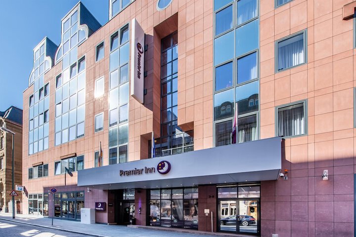 Hotel Entry