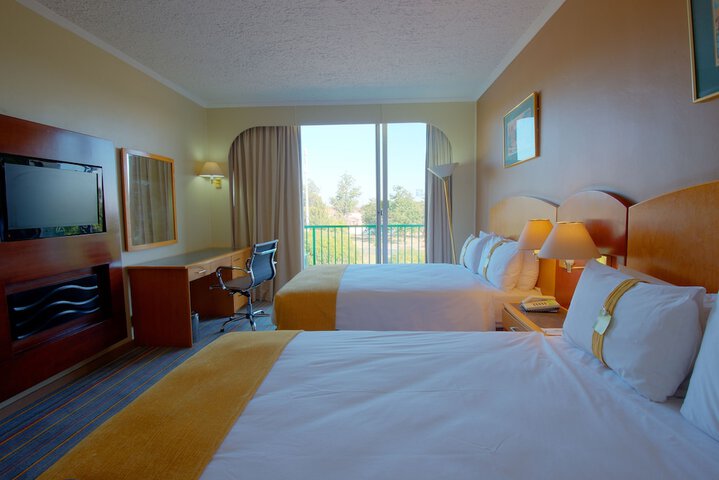 Room 31 of 184