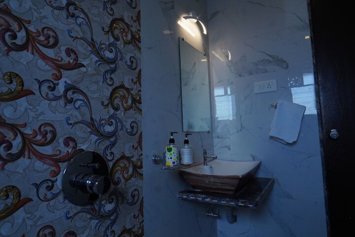 Room 32 of 55