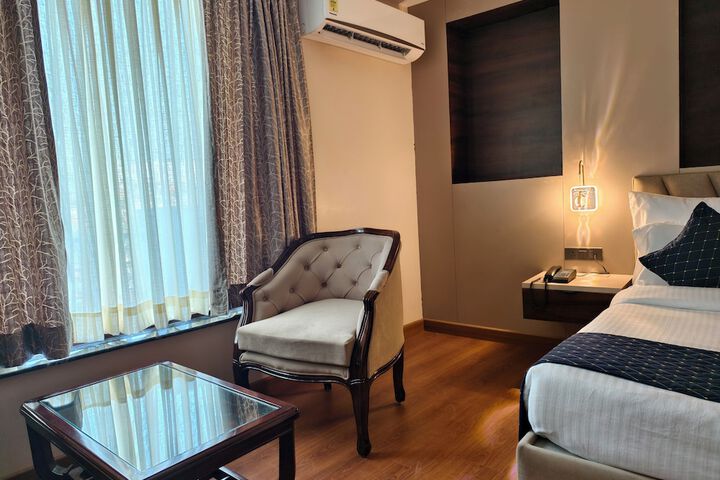 Room 13 of 73