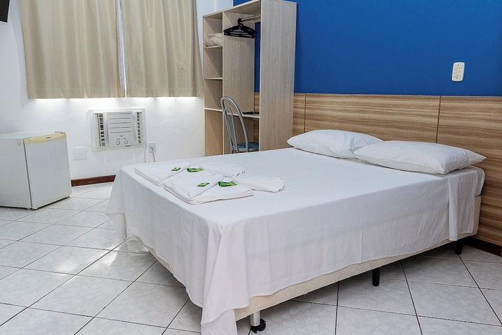 Room 5 of 17