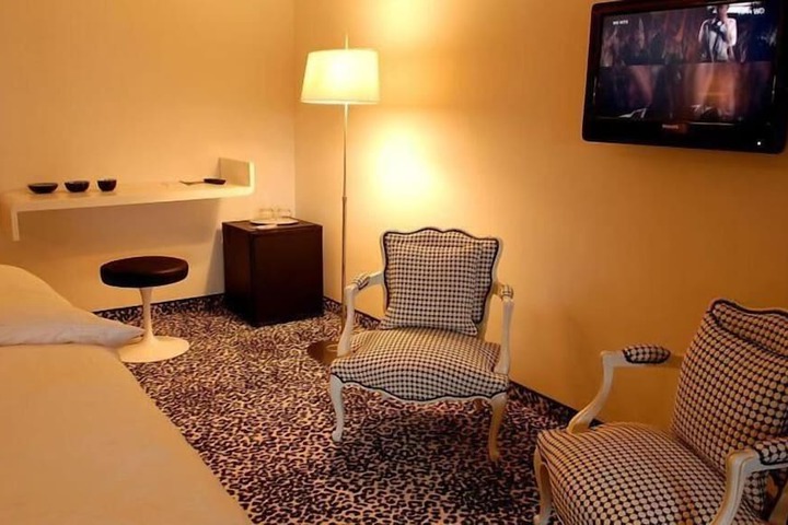 Room 9 of 54
