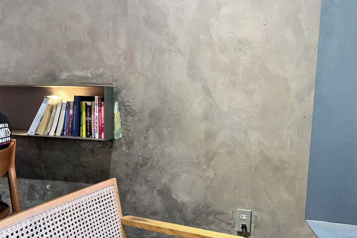 Room 5 of 12