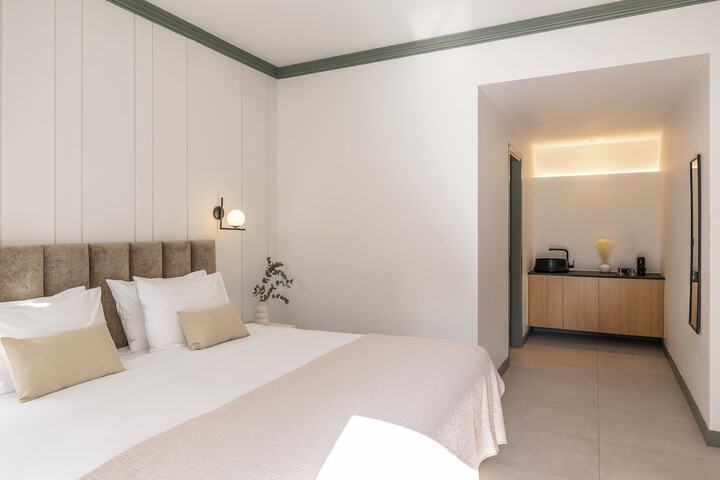 Room 28 of 120