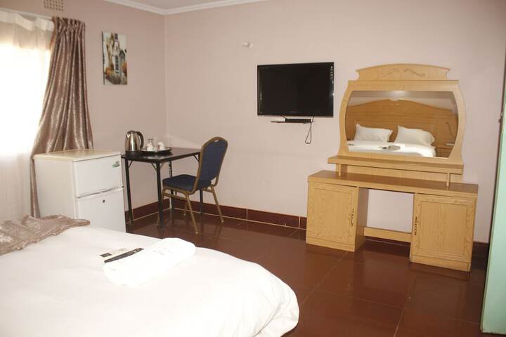 Room 12 of 21
