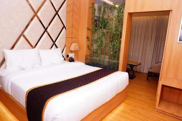 Room 13 of 46