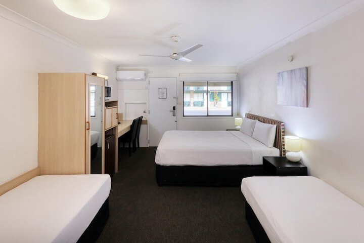 Room 4 of 69