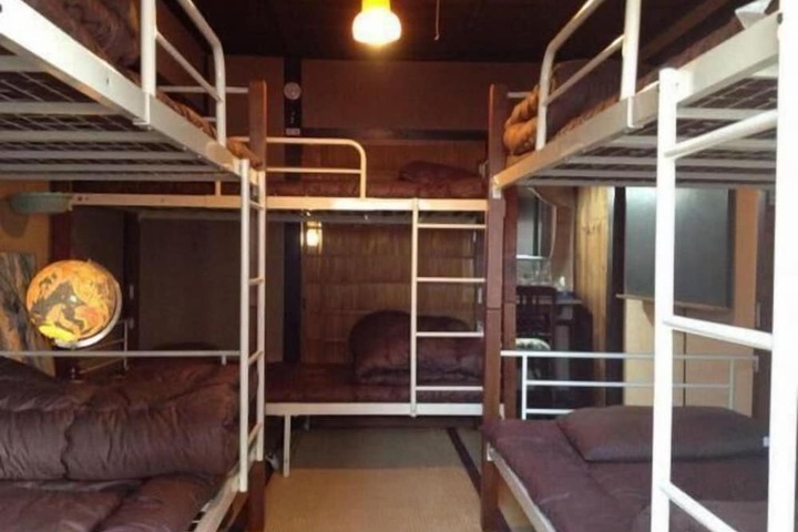 Room 9 of 47