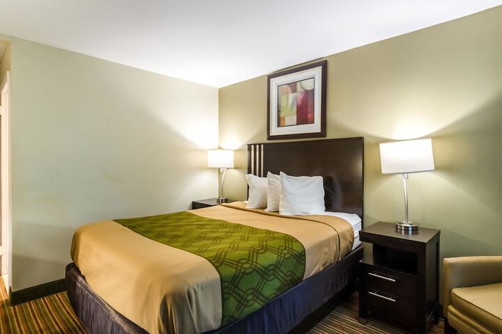 Room 17 of 38