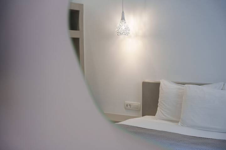 Room 15 of 37
