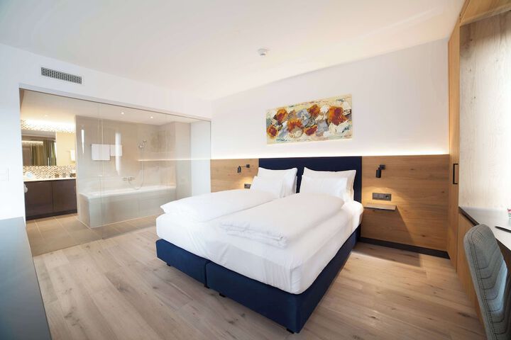 Room 14 of 73