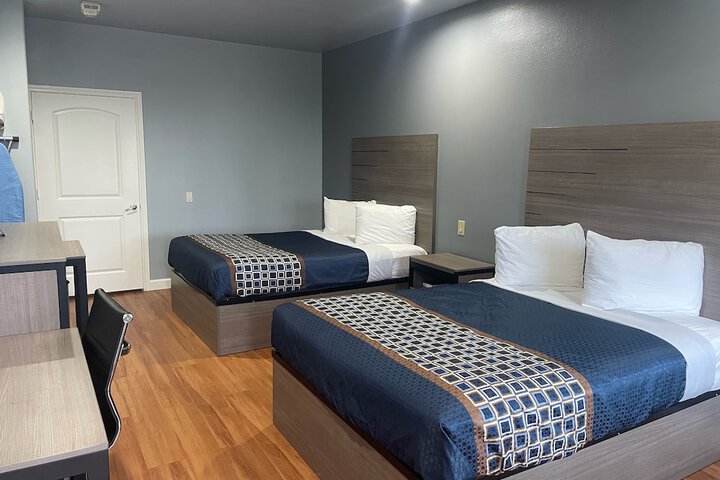 Room 9 of 32