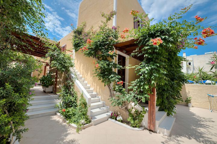 Hotel Exterior 56 of 60