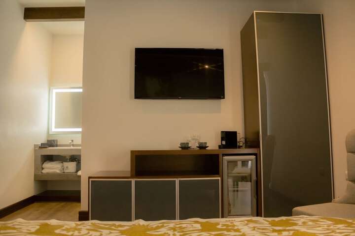 Room 51 of 103