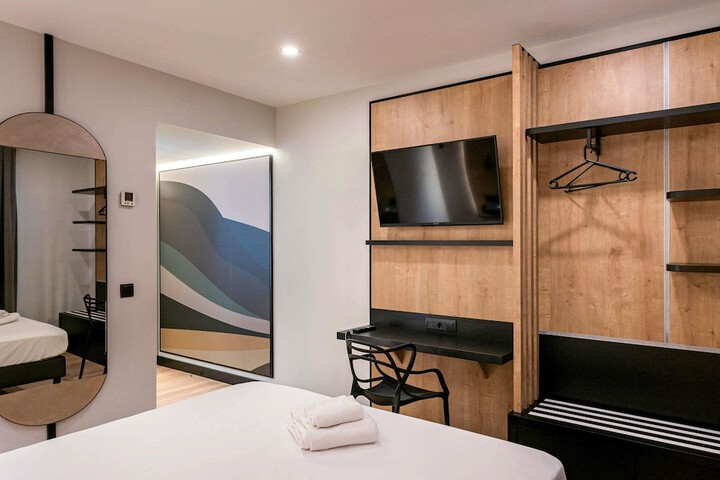 Room 26 of 108