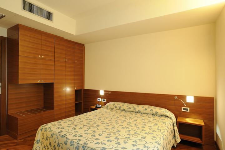 Room 6 of 57