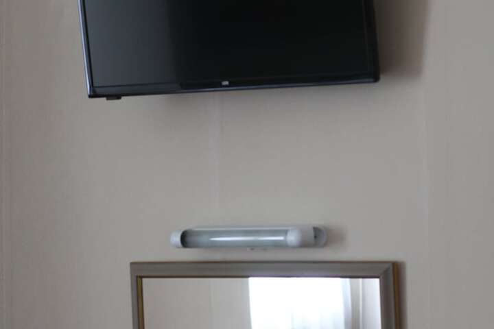 Room 19 of 48