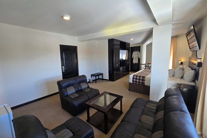 Room 25 of 43