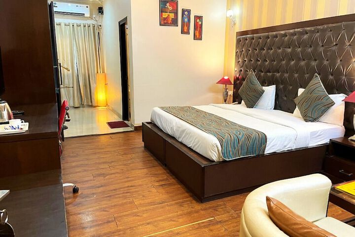 Room 14 of 23