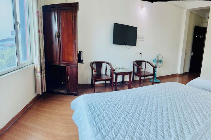 Room 11 of 42