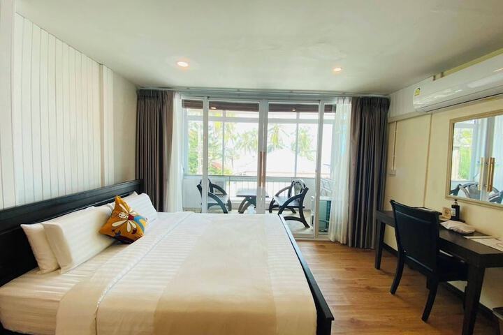 Room 50 of 211