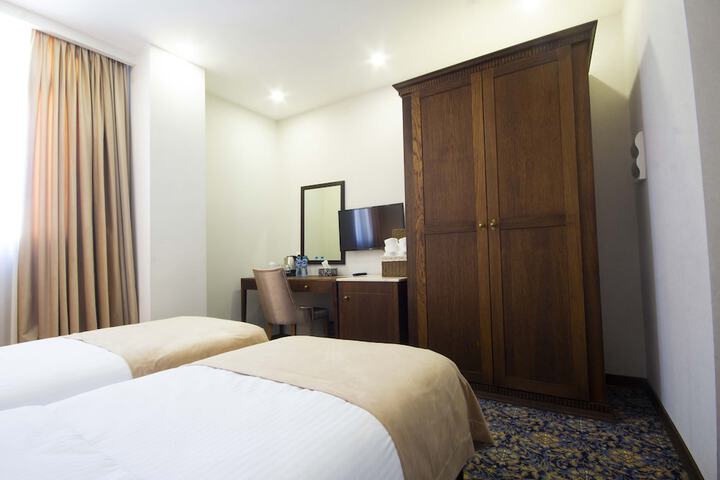 Room 41 of 72