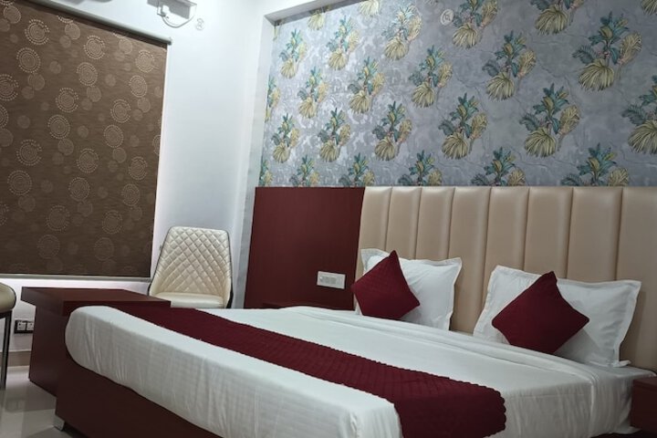Room 2 of 7
