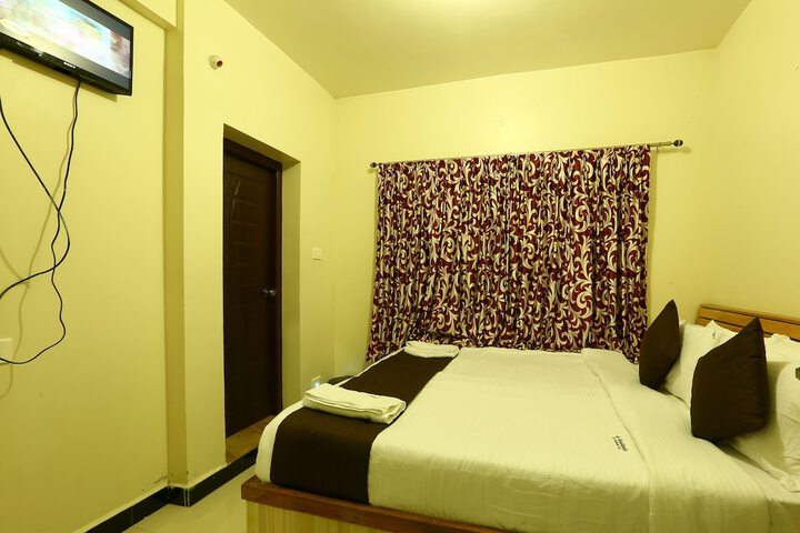 Room 7 of 33