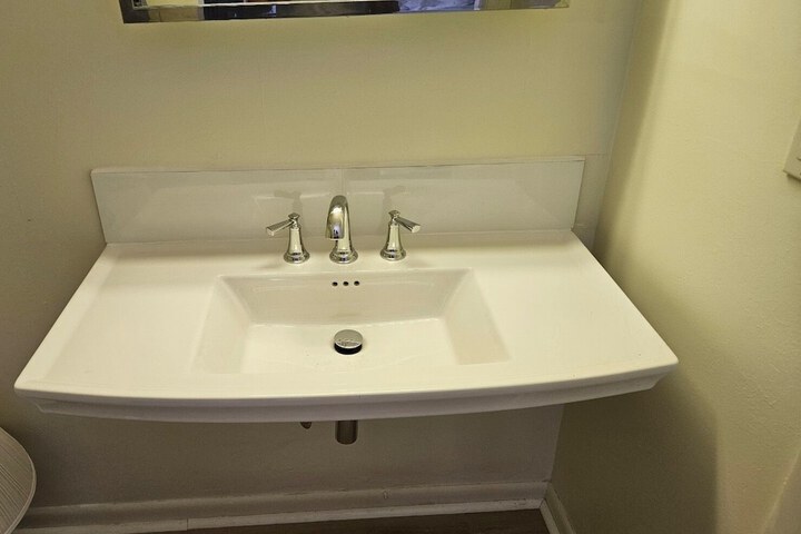 Room 149 of 205