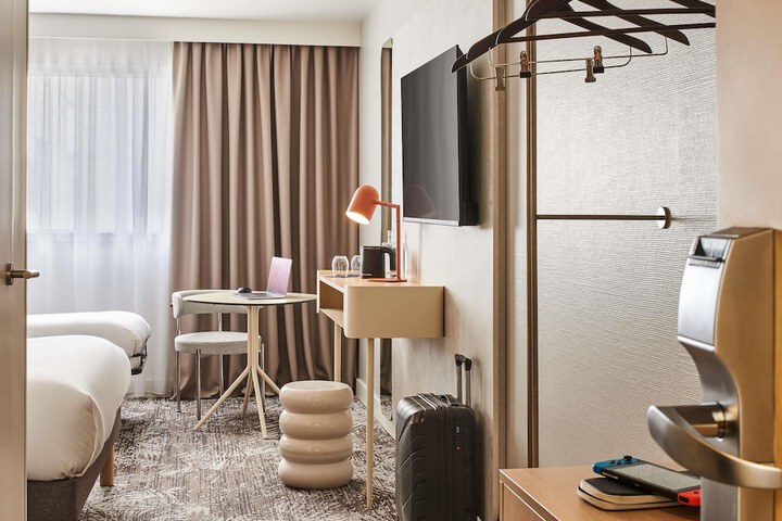 Room 22 of 128
