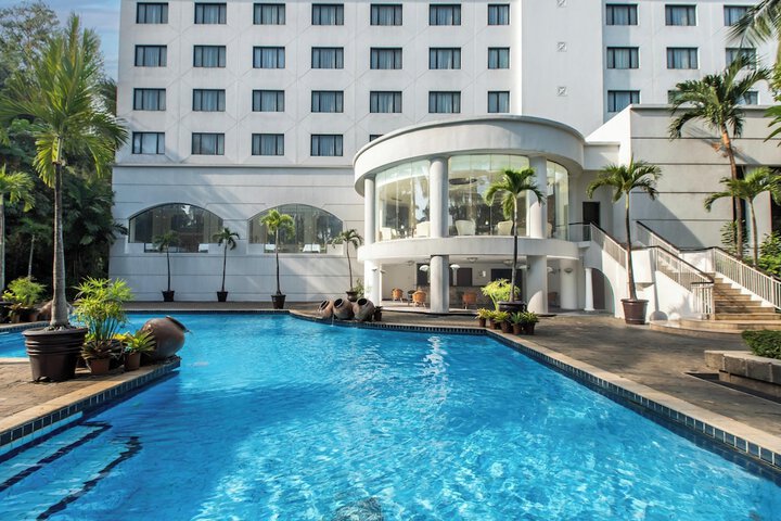 Hotel with Pool