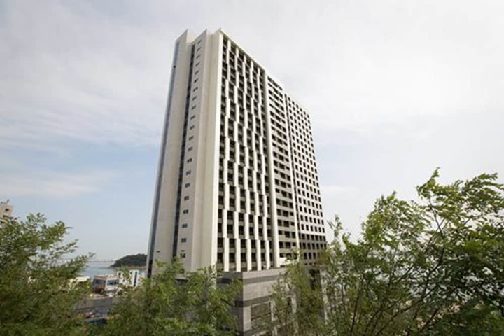 General 32 of 43