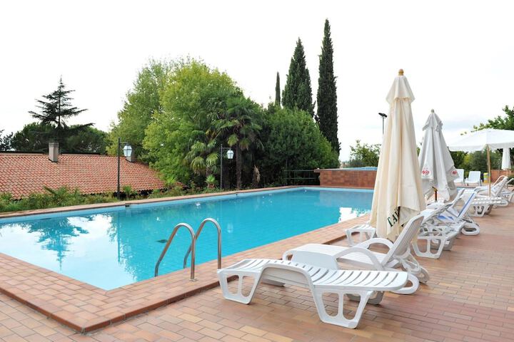 Pool 32 of 65