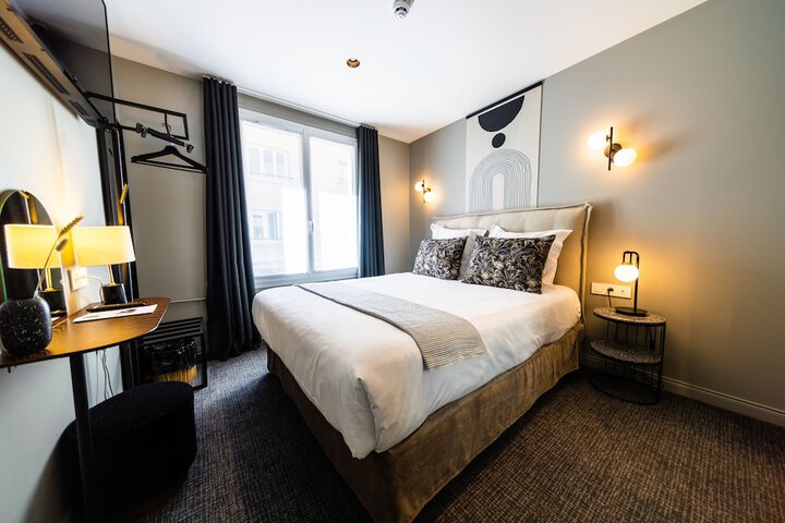 Room 32 of 58
