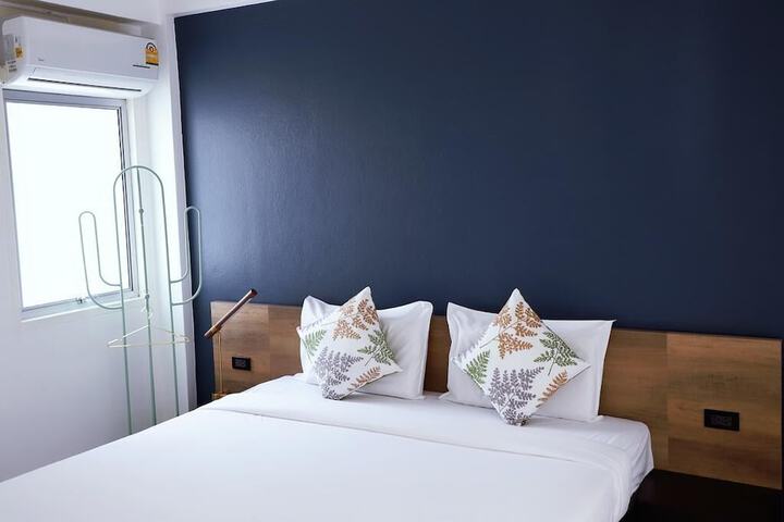 Room 8 of 20