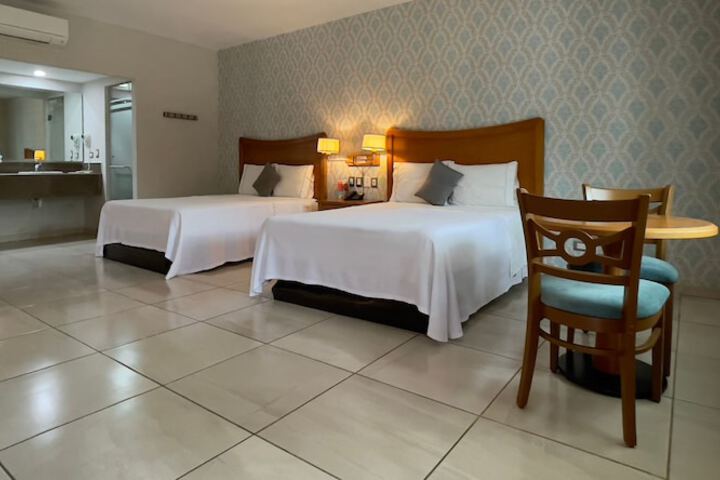 Room 14 of 40