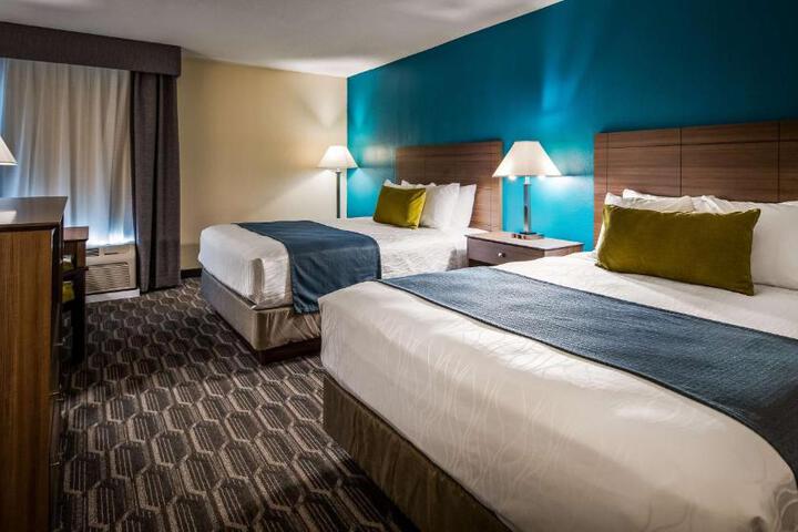 2 Queen Beds (4 of 6)