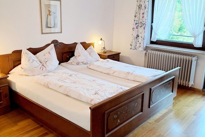 Room 5 of 19