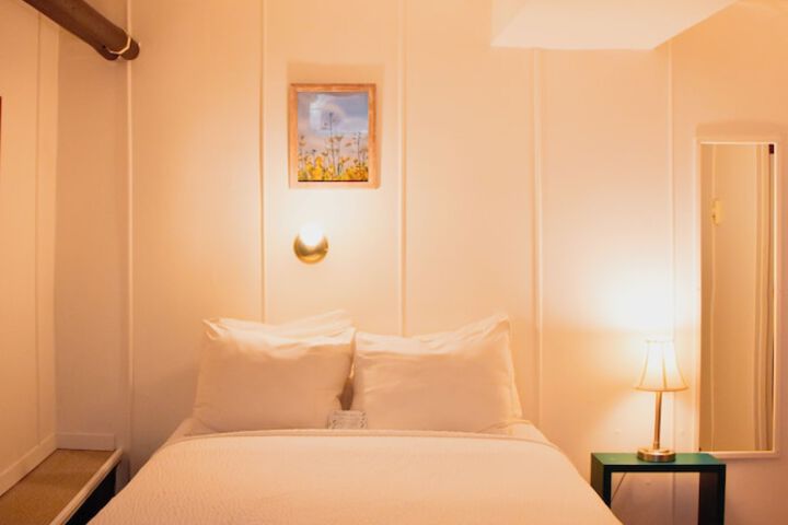 Room 27 of 125