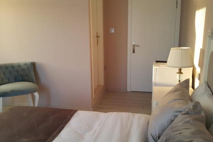 Room 33 of 110