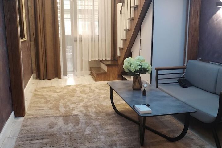 Room 2 of 8