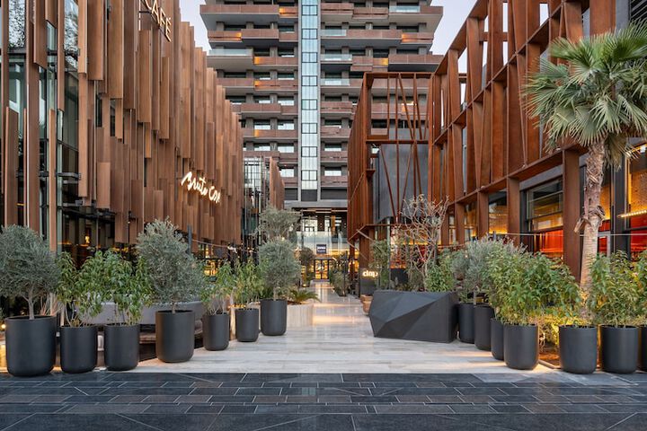 Hotel Exterior 138 of 145