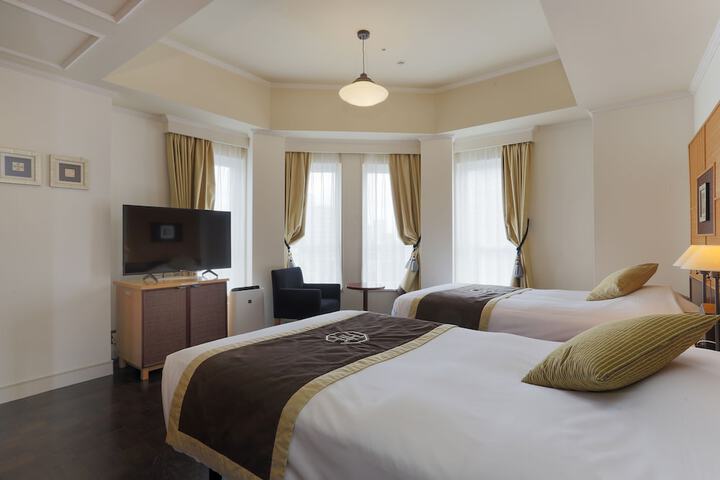 Room 10 of 60