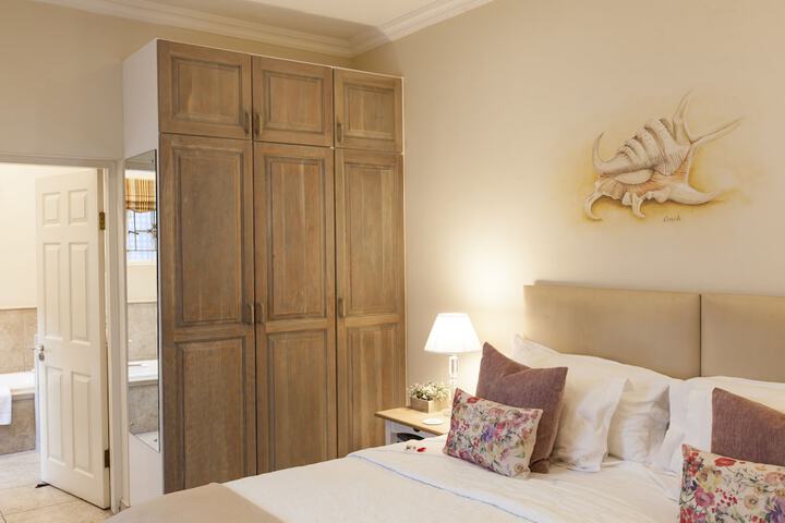 Room 4 of 84